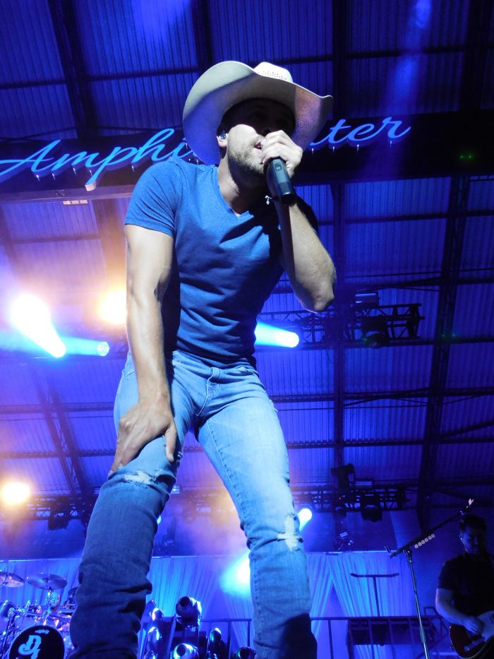 DUSTIN LYNCH